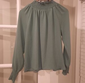 Nine West, women's, green colored,  size small, preowned blouse